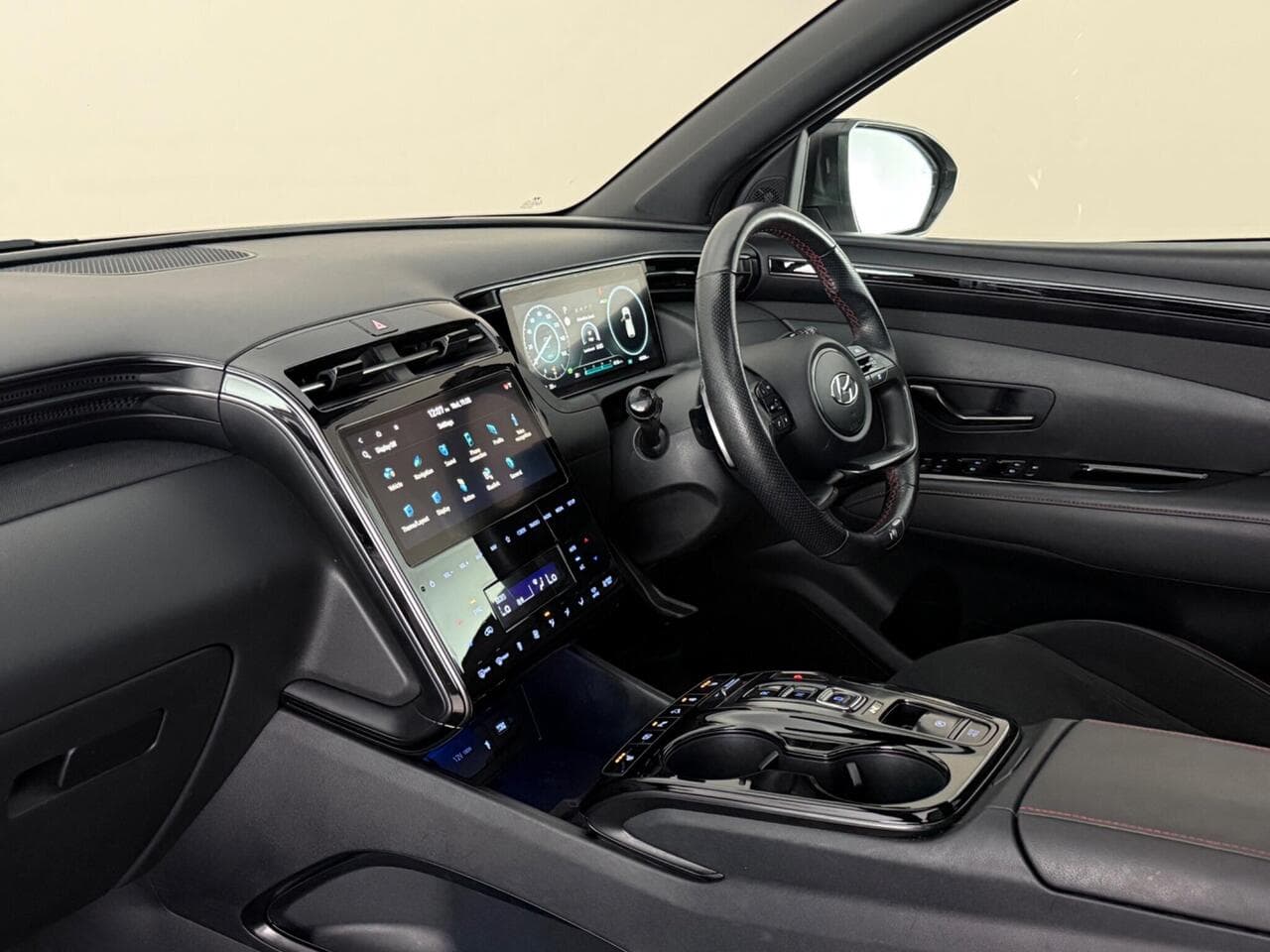 Hyundai TUCSON thumbnail Interior Front