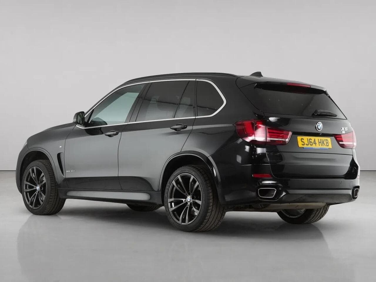 BMW X5 thumbnail Rear Left
