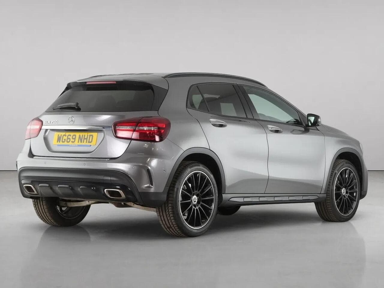 Mercedes-Benz GLA thumbnail Rear Right