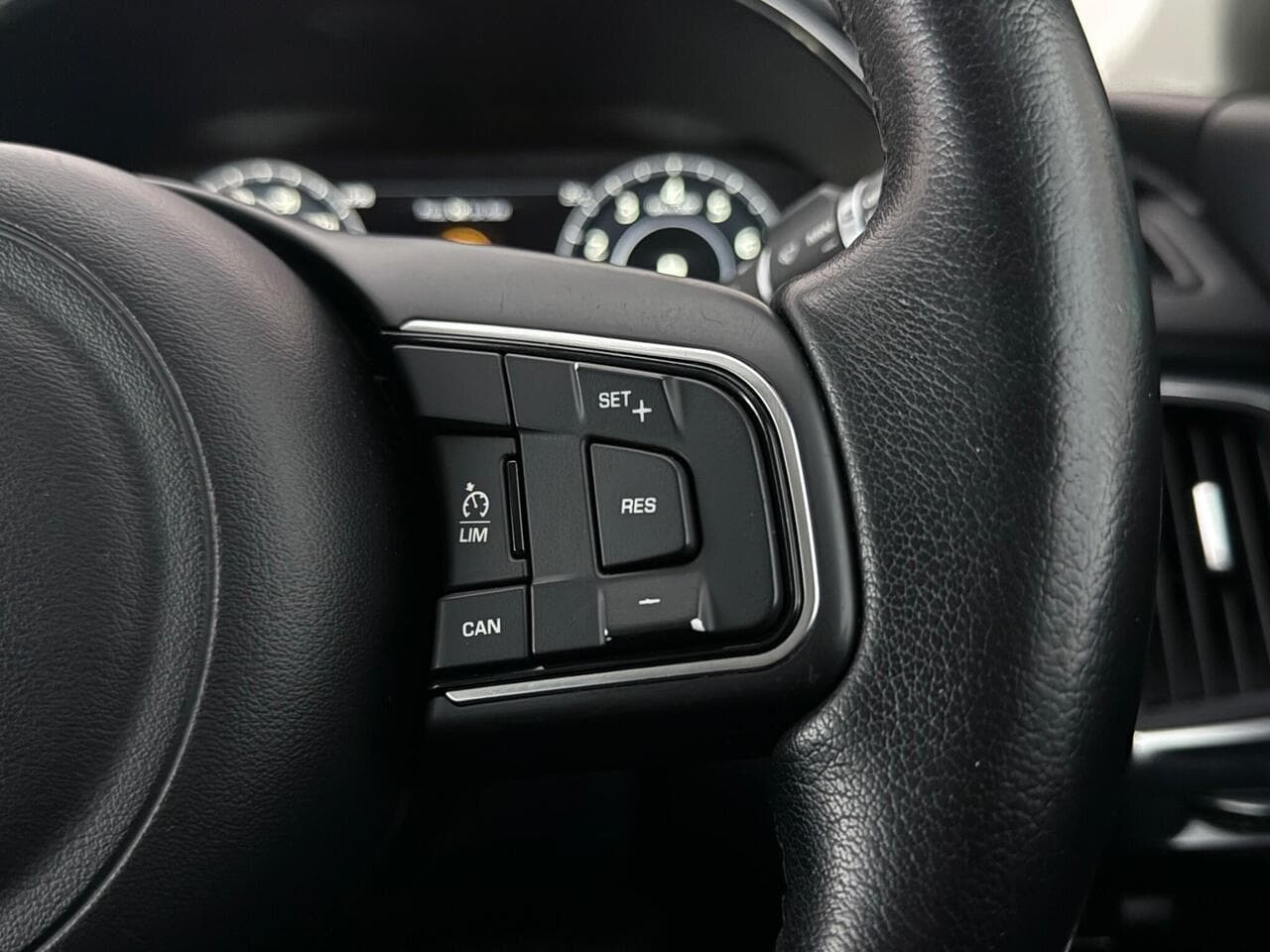 Jaguar E-PACE thumbnail Misc Controls