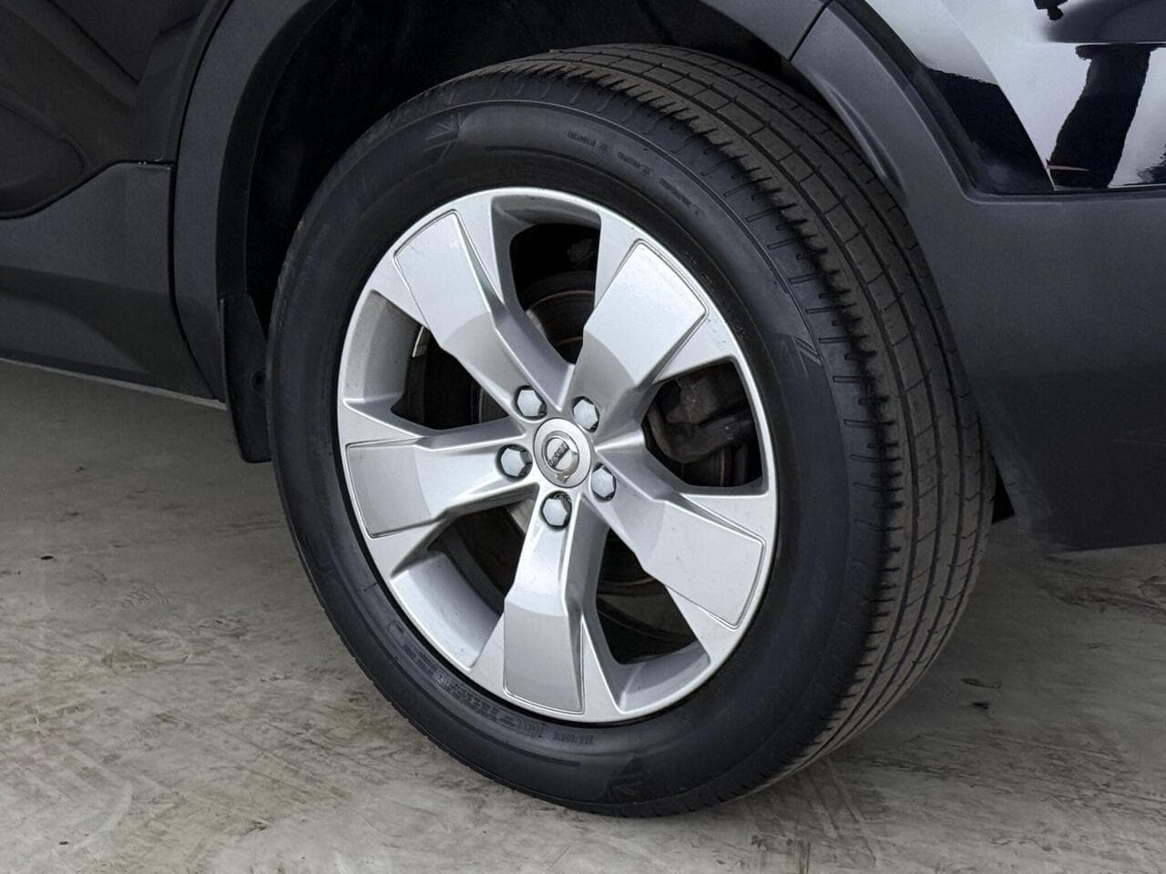 Volvo XC40 thumbnail Wheel