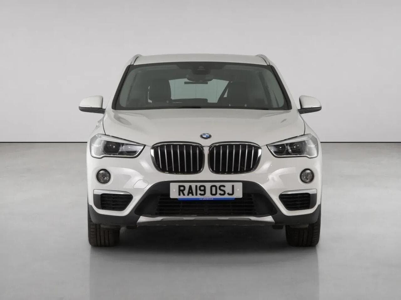 BMW X1 thumbnail Front