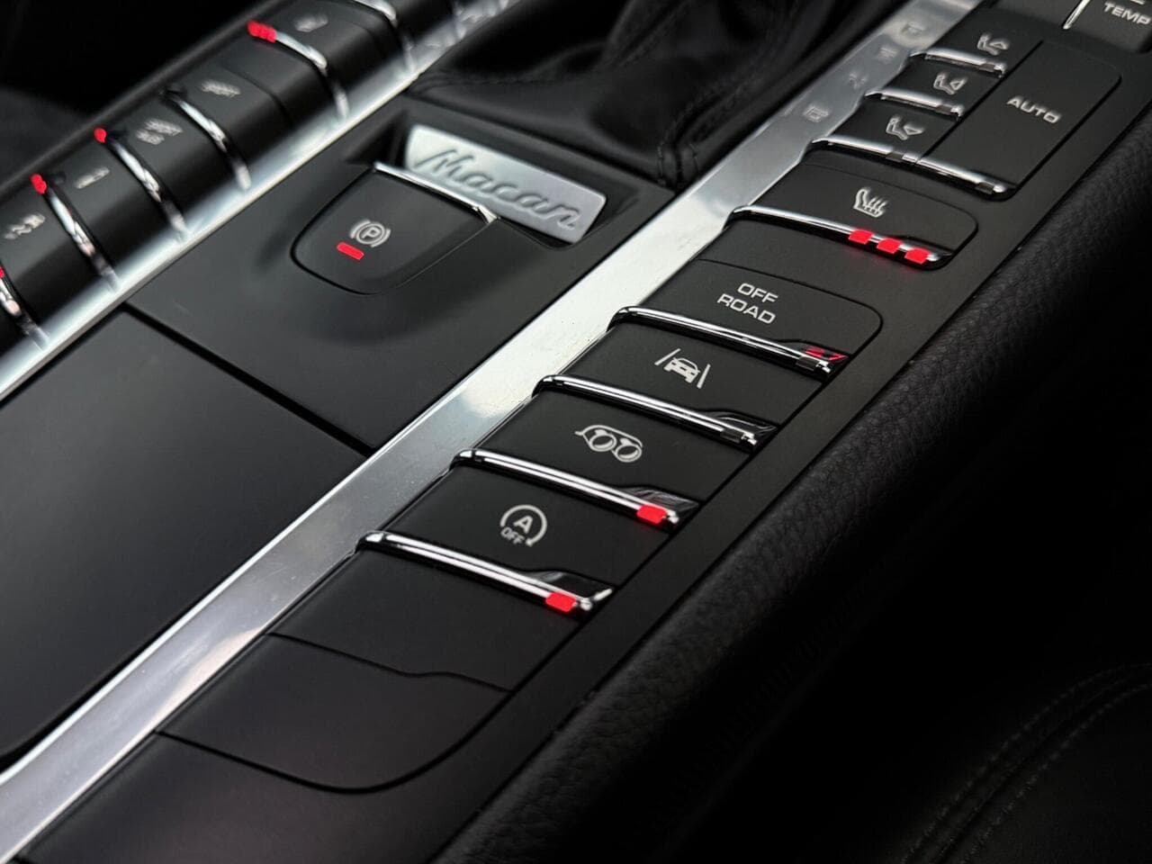 Porsche Macan thumbnail Misc Controls