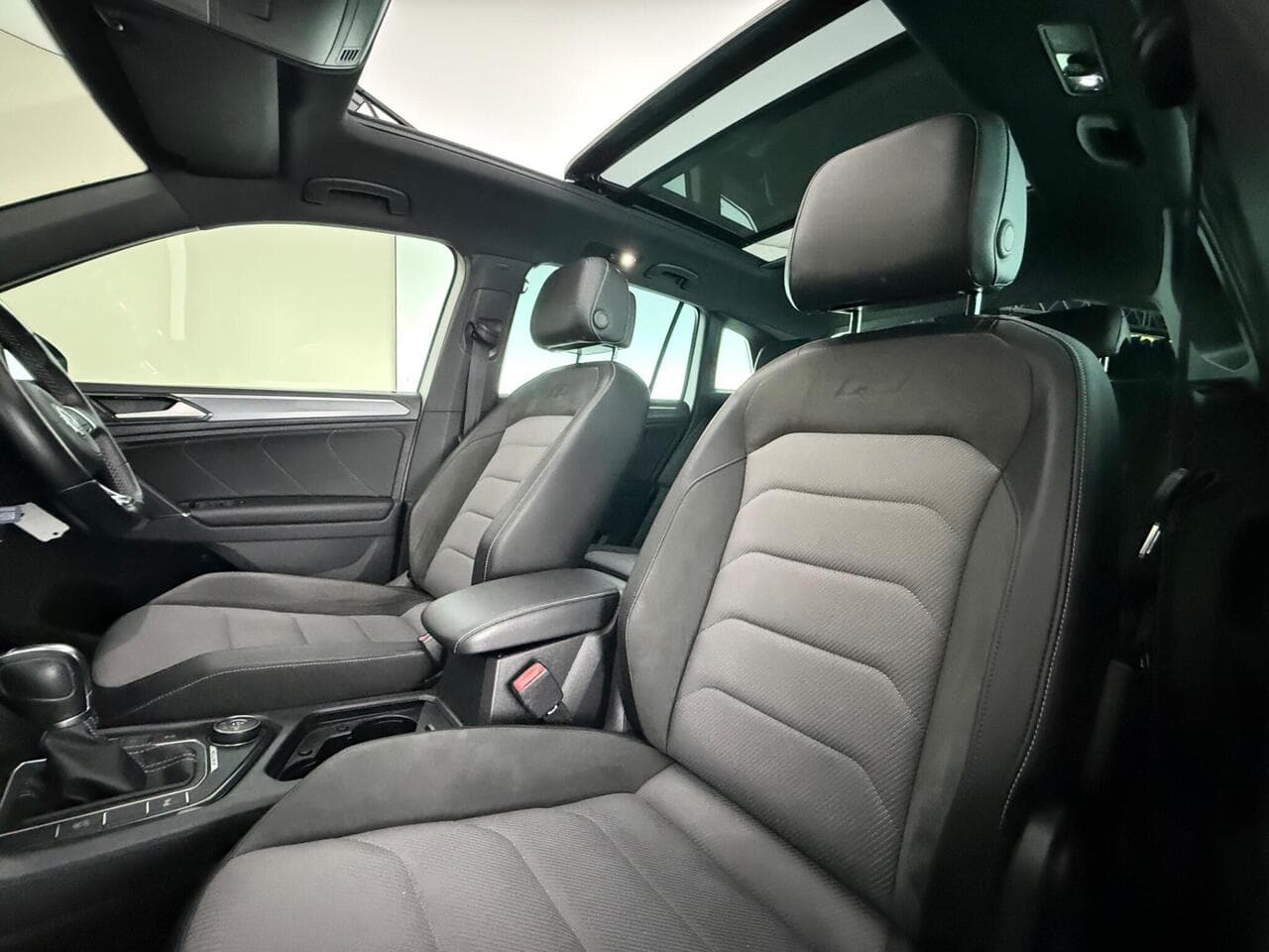 Volkswagen Tiguan thumbnail Seat Front Passenger
