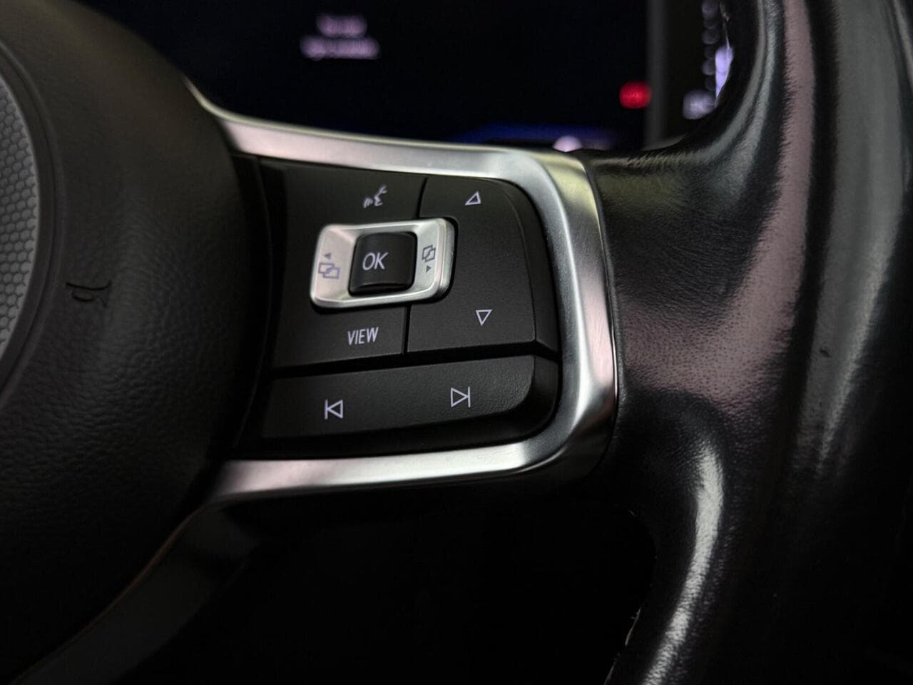 Volkswagen Tiguan thumbnail Misc Controls