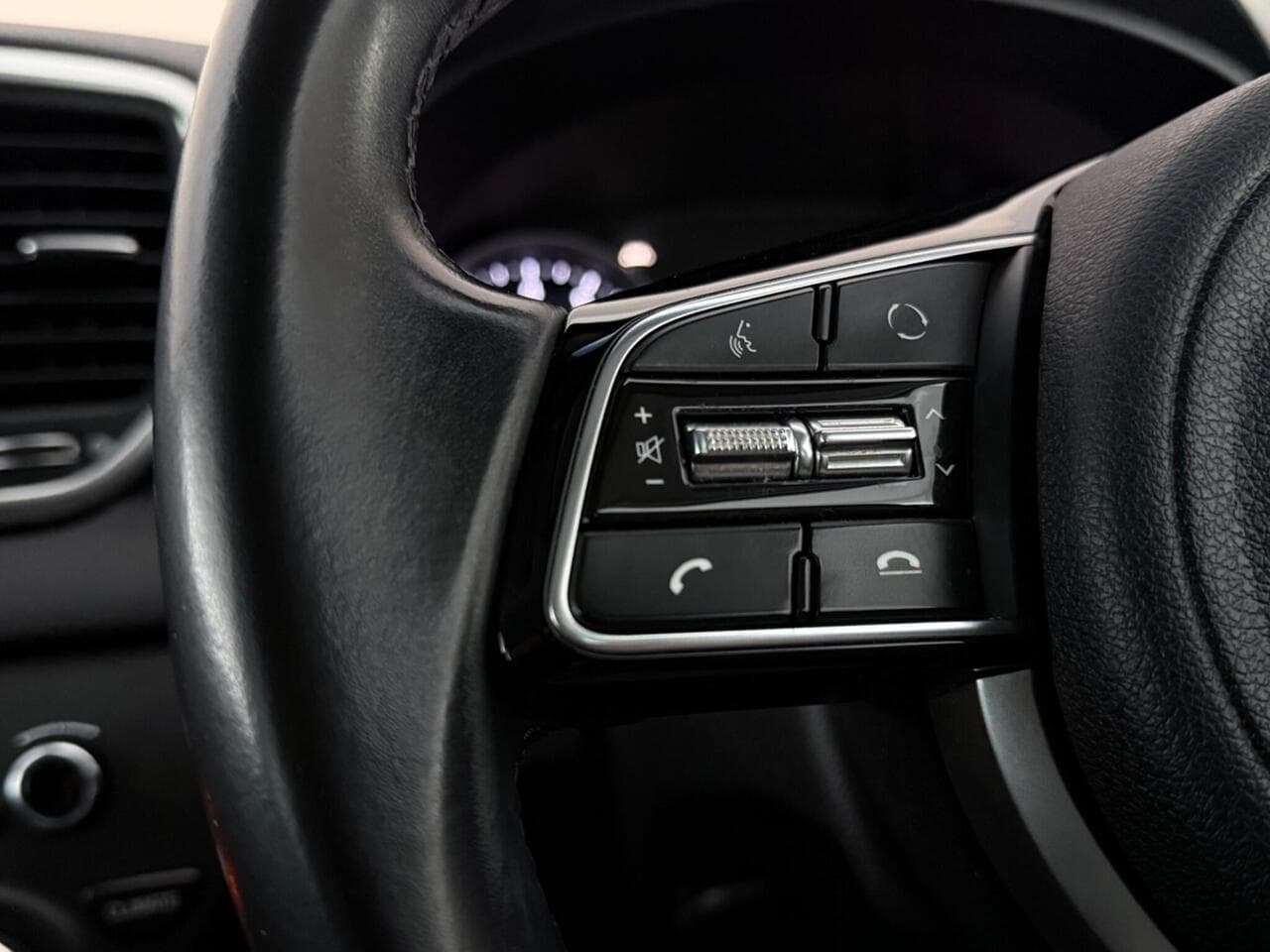 Kia Sportage thumbnail Misc Controls