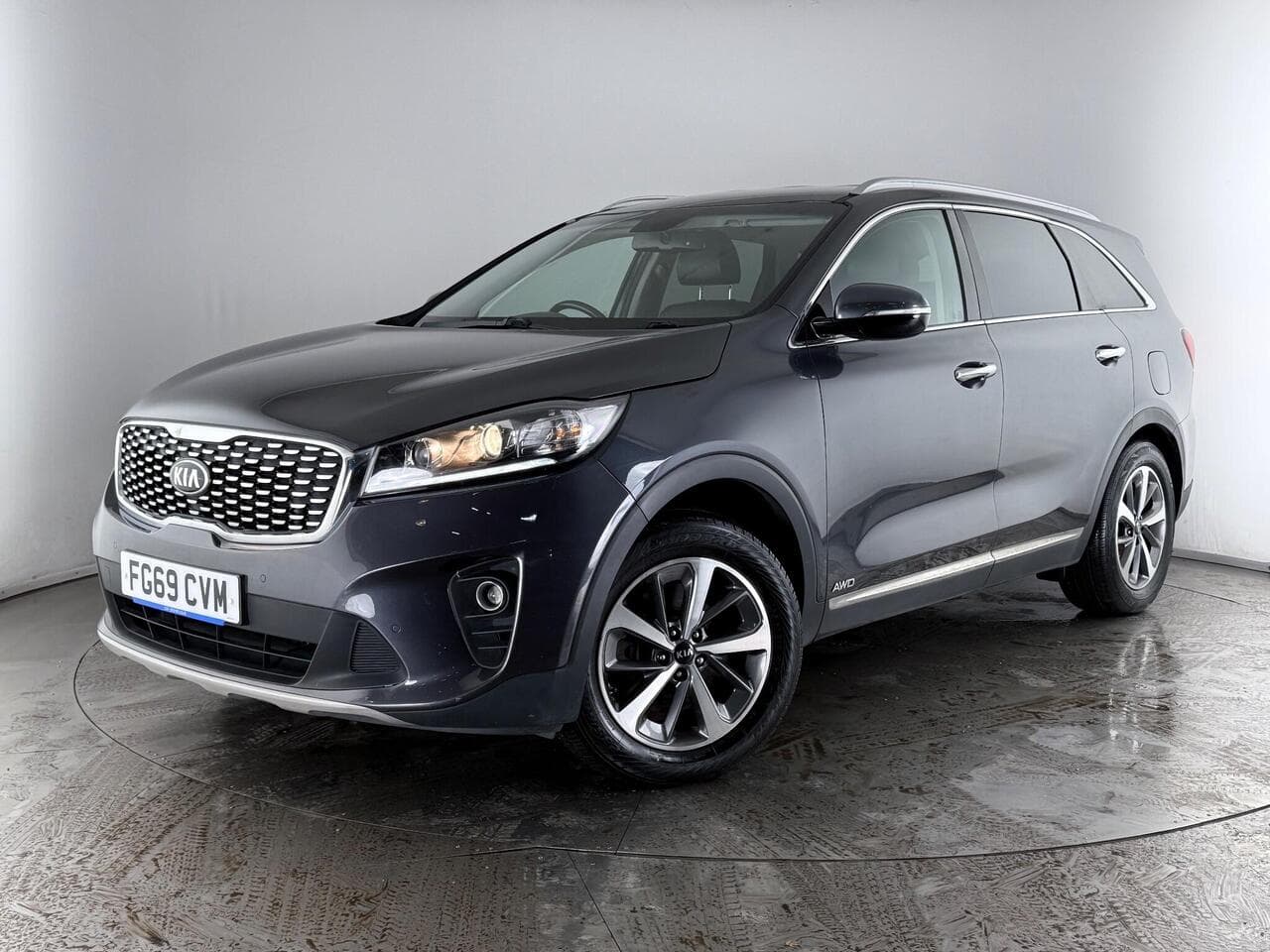 Kia Sorento thumbnail Front Left