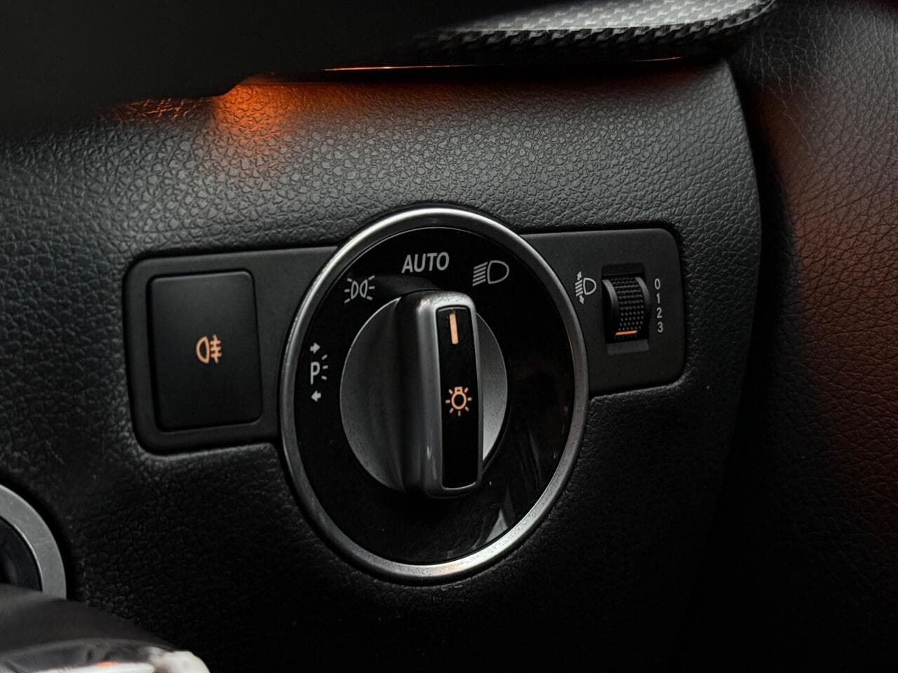 Mercedes-Benz B Class thumbnail Misc Controls