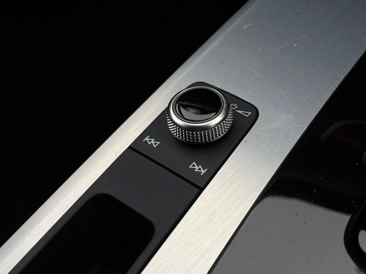 Audi Q5 thumbnail Misc Controls
