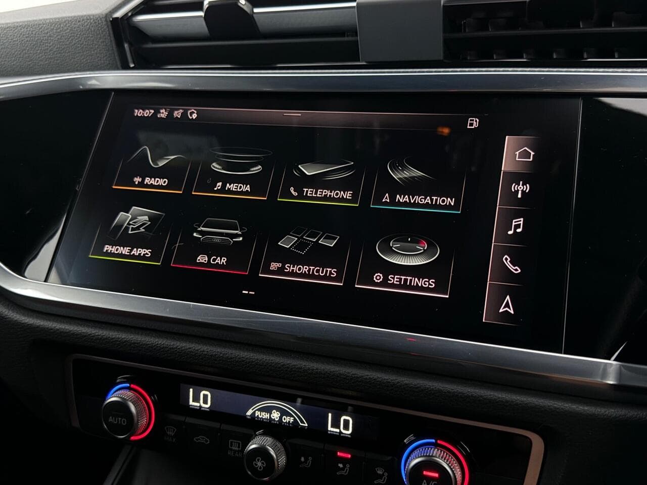 Audi Q3 thumbnail Infotainment System