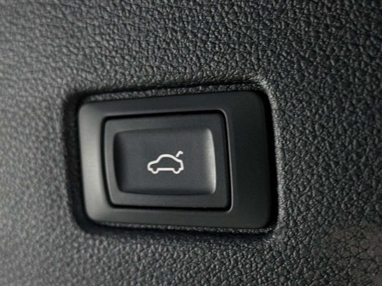 Audi Q7 thumbnail Misc Controls