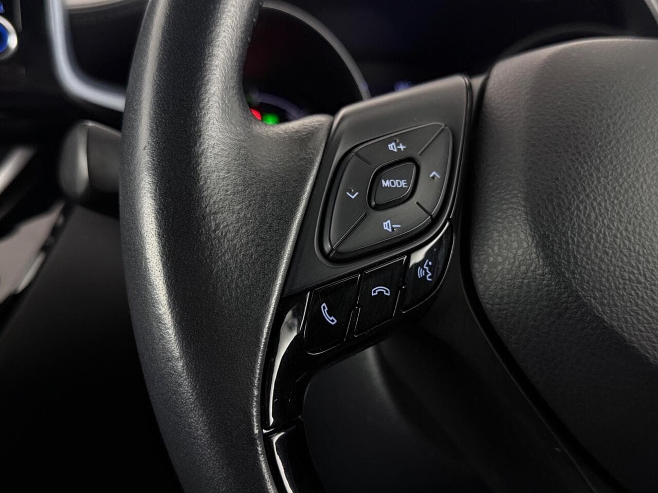 Toyota C-HR thumbnail Misc Controls