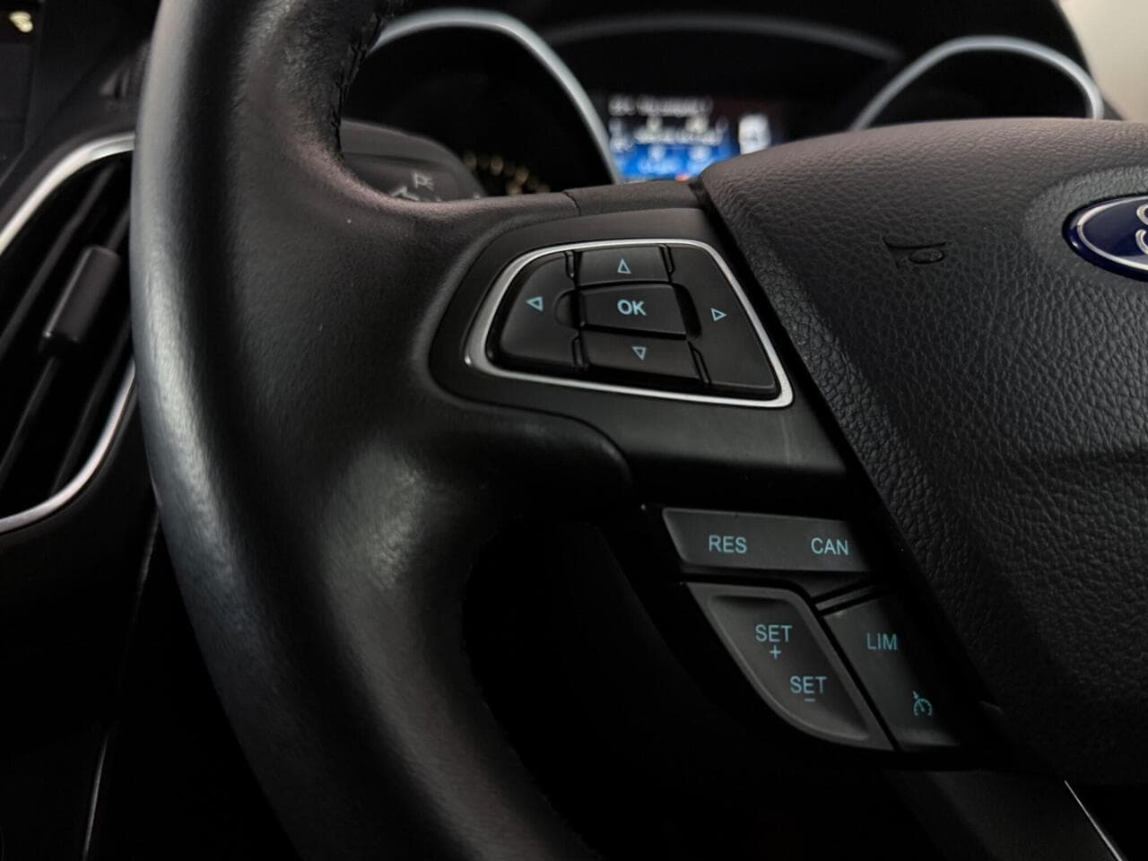 Ford Focus thumbnail Misc Controls