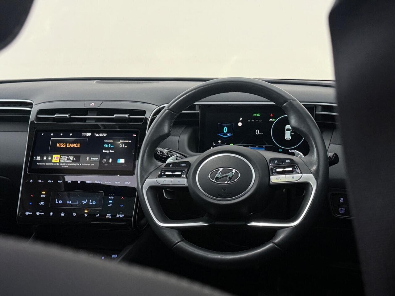 Hyundai TUCSON thumbnail Steering Wheel