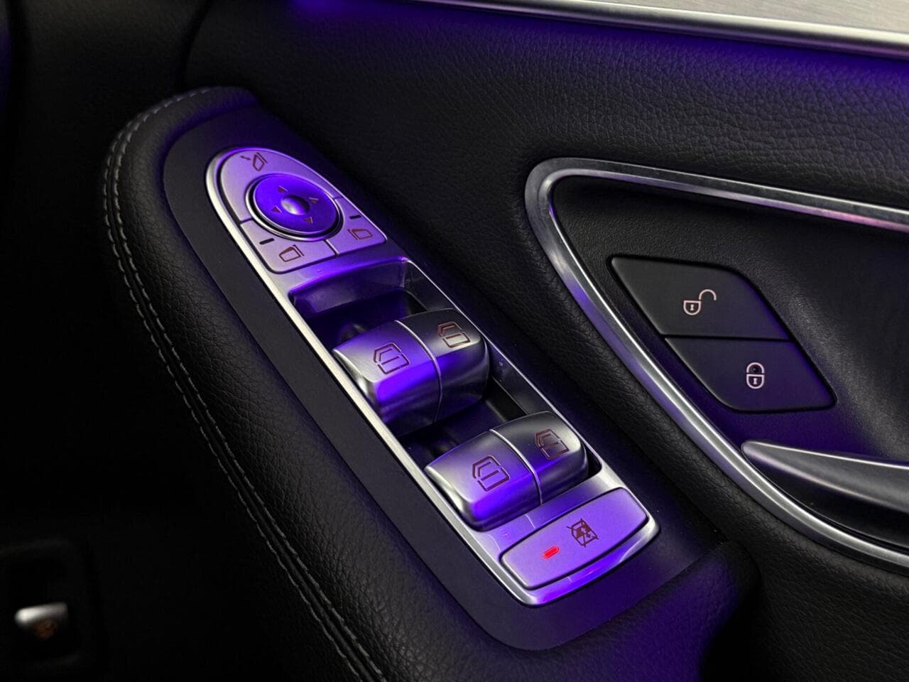 Mercedes-Benz C Class thumbnail Misc Controls