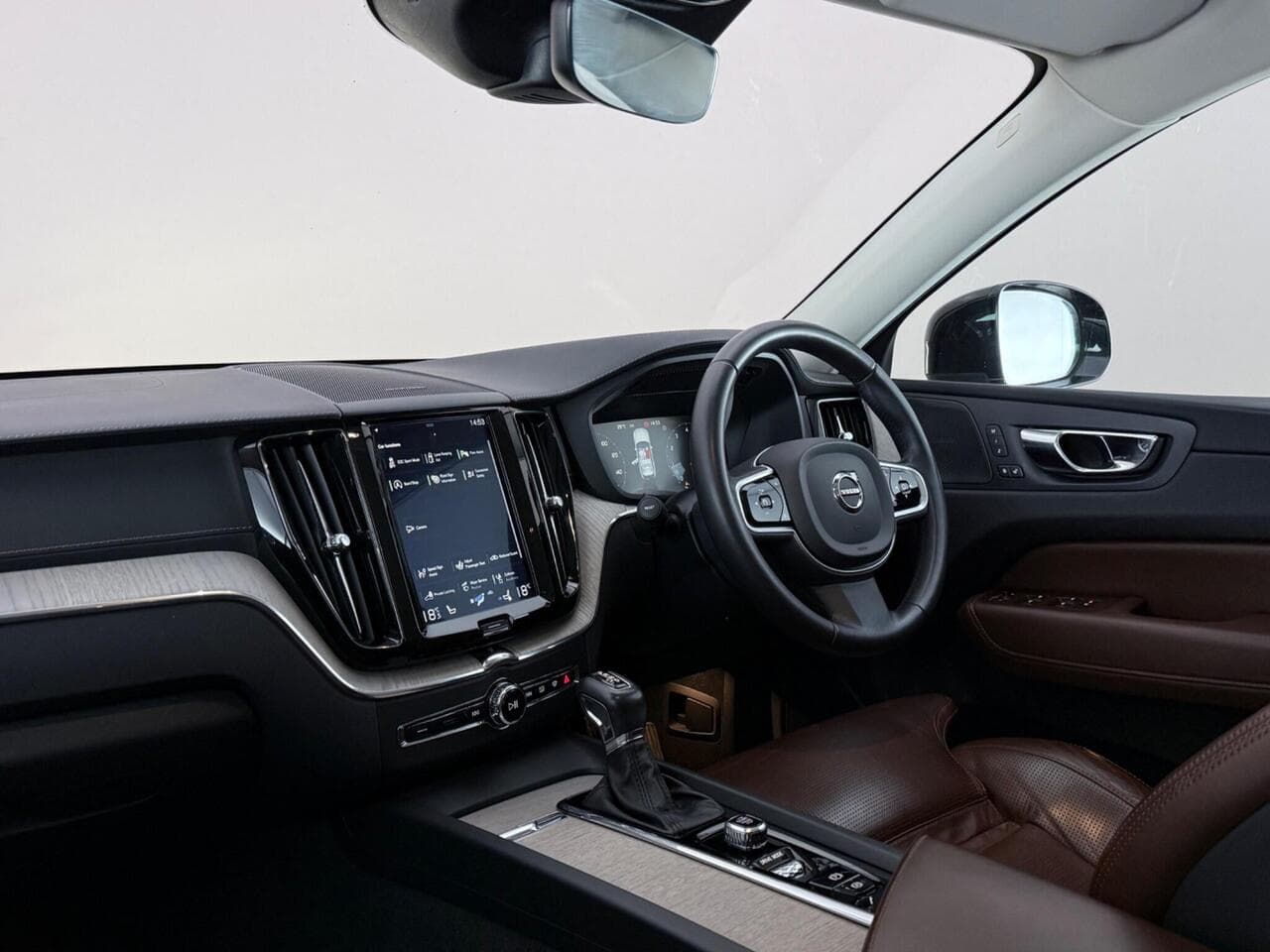 Volvo XC60 thumbnail Interior Front