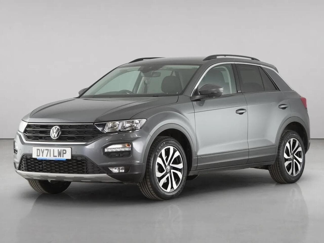 Volkswagen T-Roc thumbnail Front Left