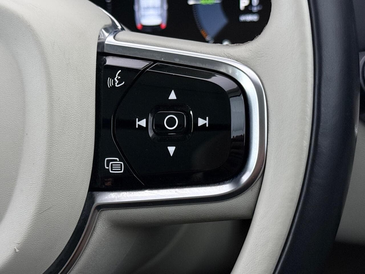 Volvo XC60 thumbnail Misc Controls