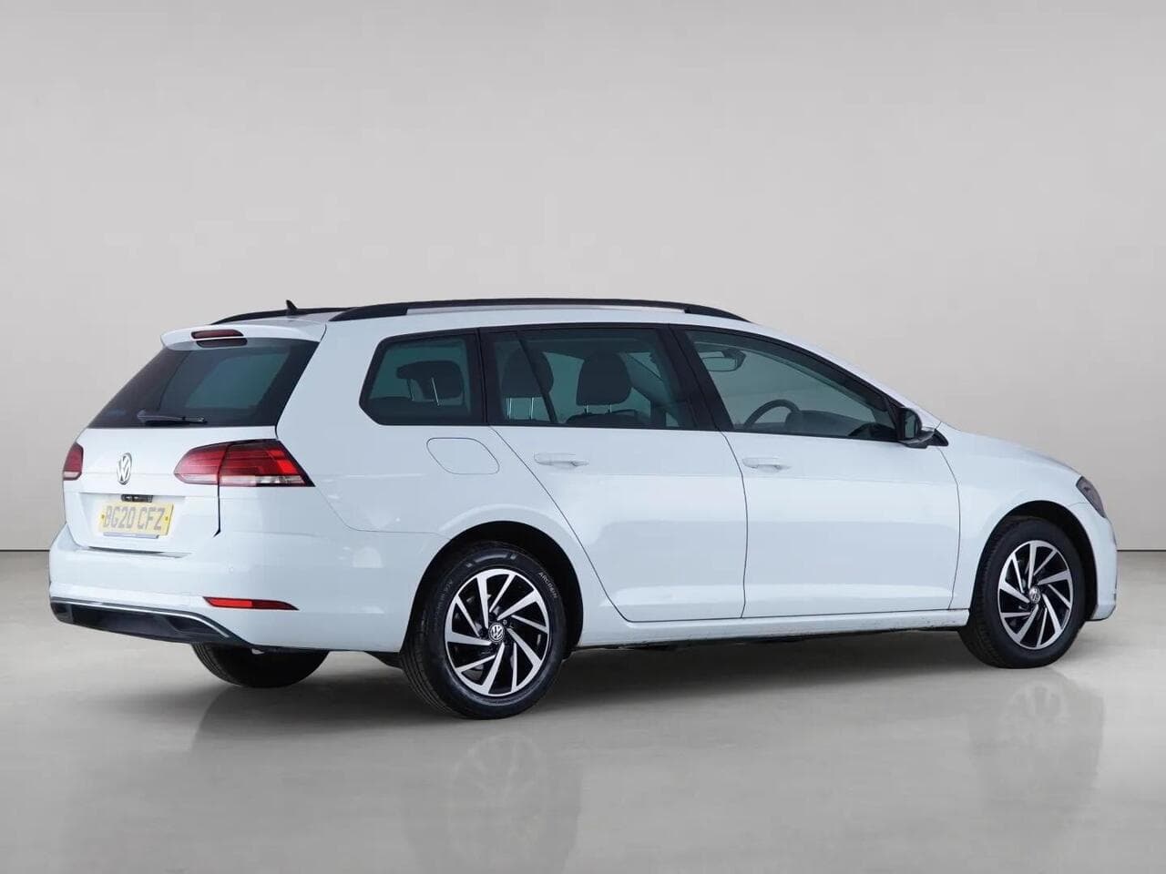 Volkswagen Golf thumbnail Side Right