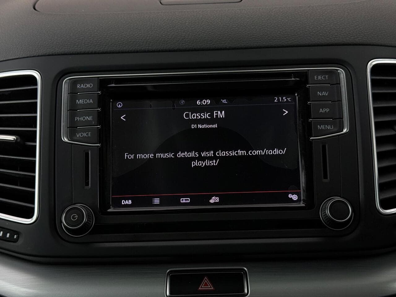 Volkswagen Sharan thumbnail Infotainment System