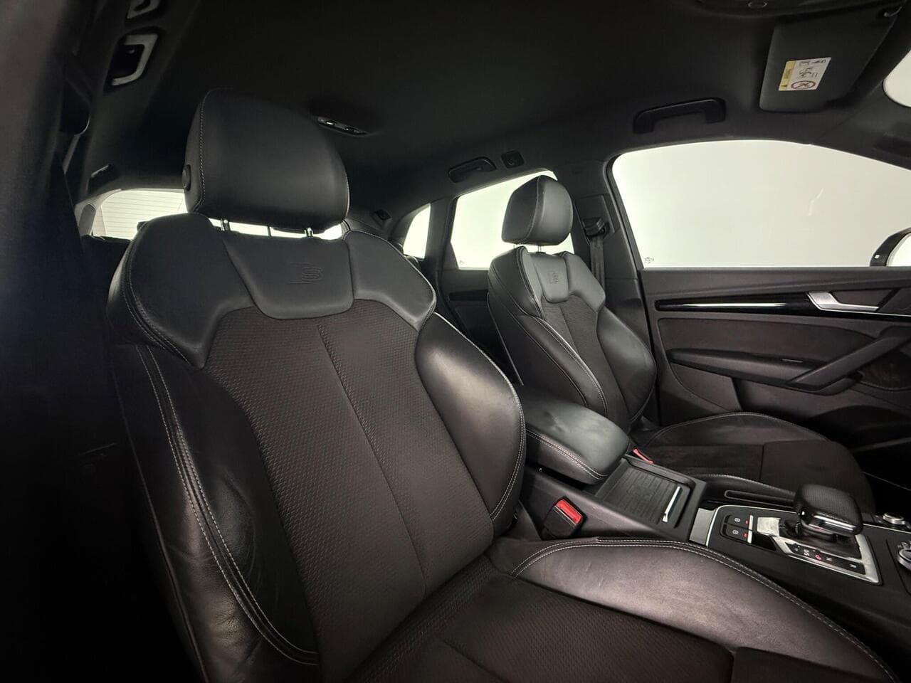 Audi Q5 thumbnail Seat Driver