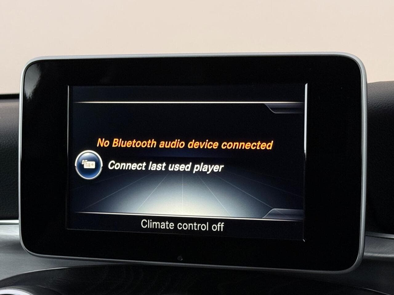Mercedes-Benz C Class thumbnail Infotainment System