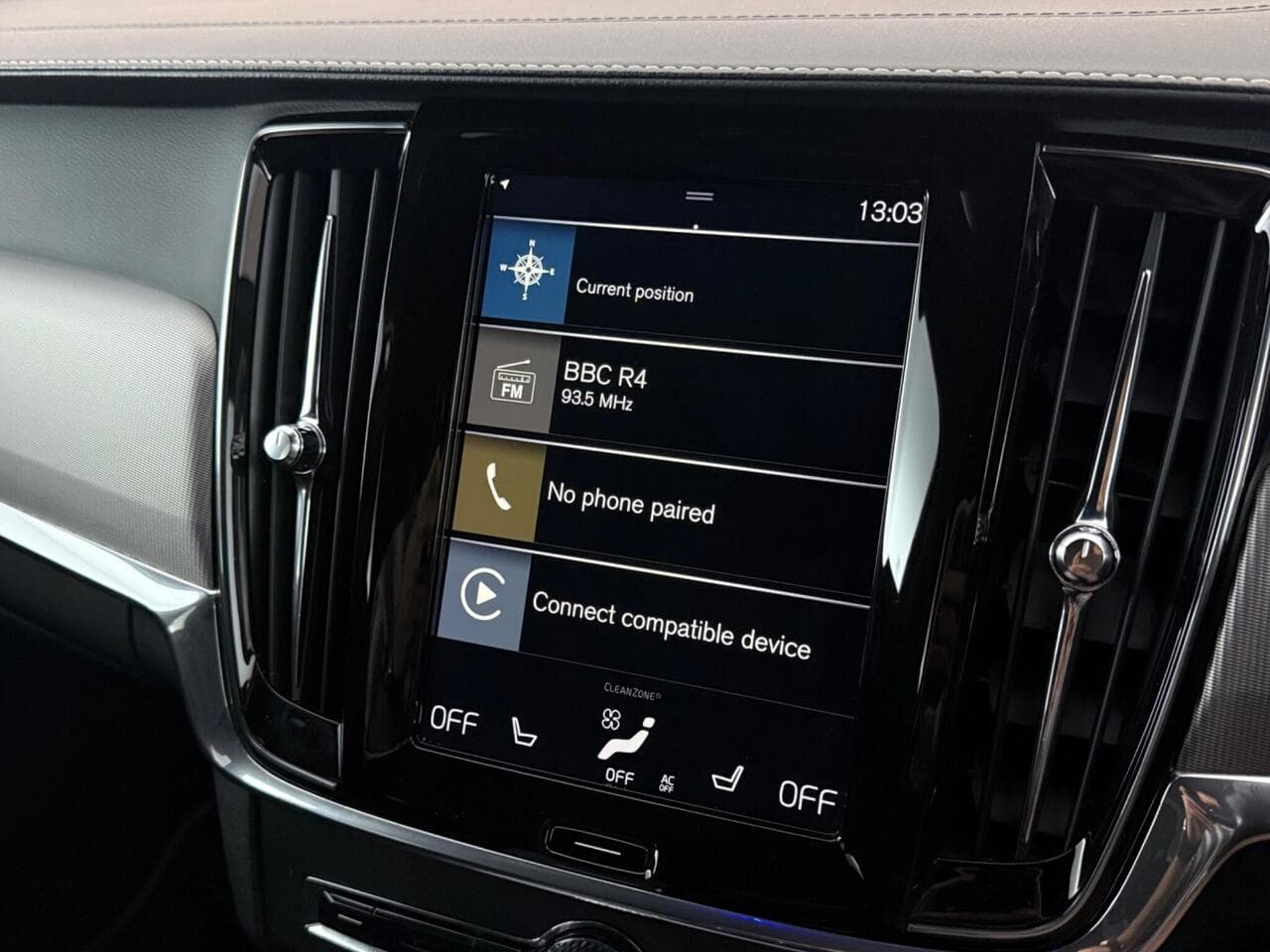 Volvo S90 thumbnail Infotainment System