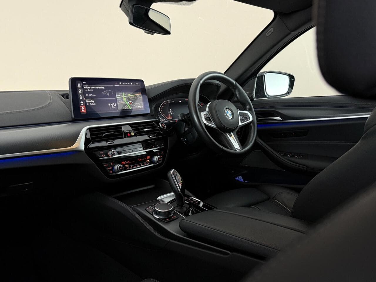 BMW 5 Series thumbnail Interior Front