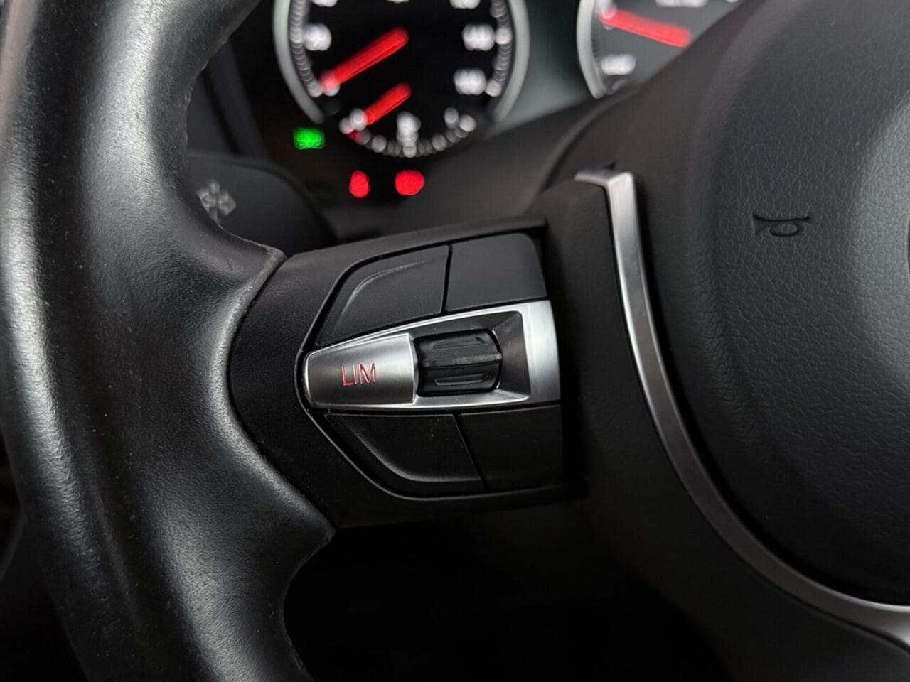 BMW 2 Series thumbnail Misc Controls