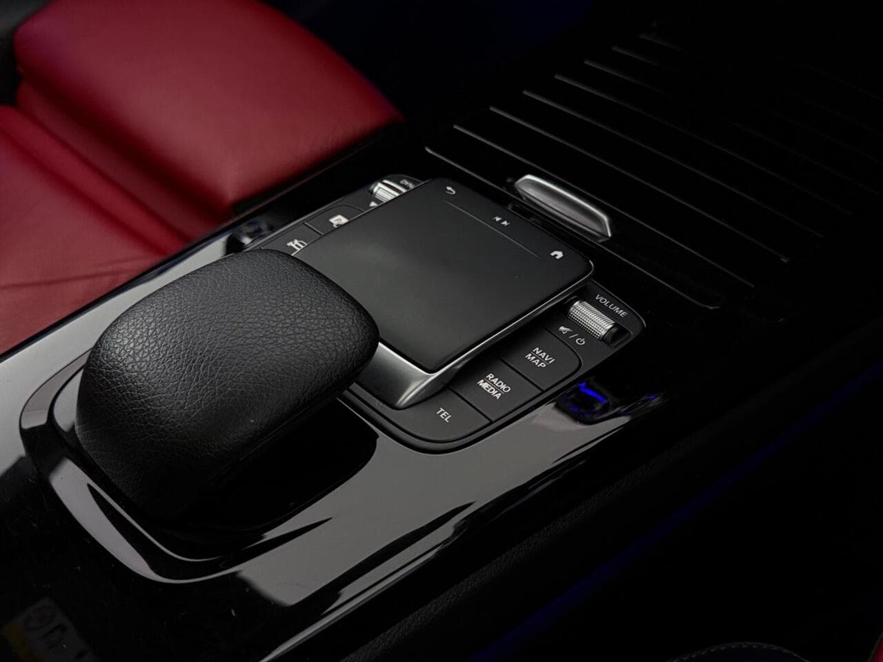 Mercedes-Benz CLA thumbnail Misc Controls
