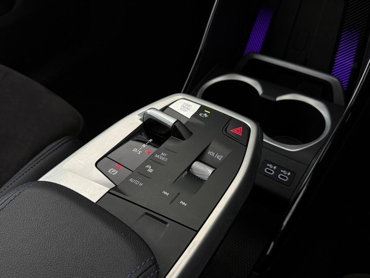 BMW X1 thumbnail Interior Front