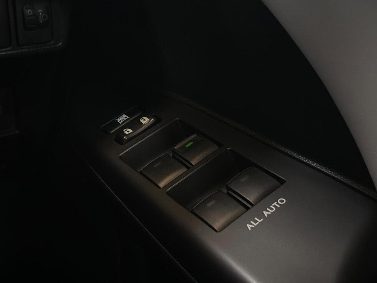 Lexus CT thumbnail Misc Controls