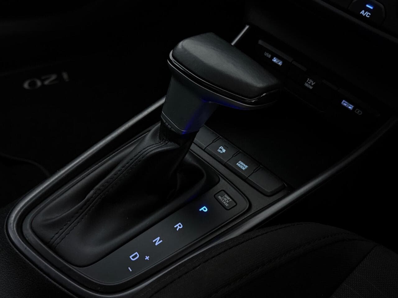 Hyundai i20 thumbnail Misc Controls