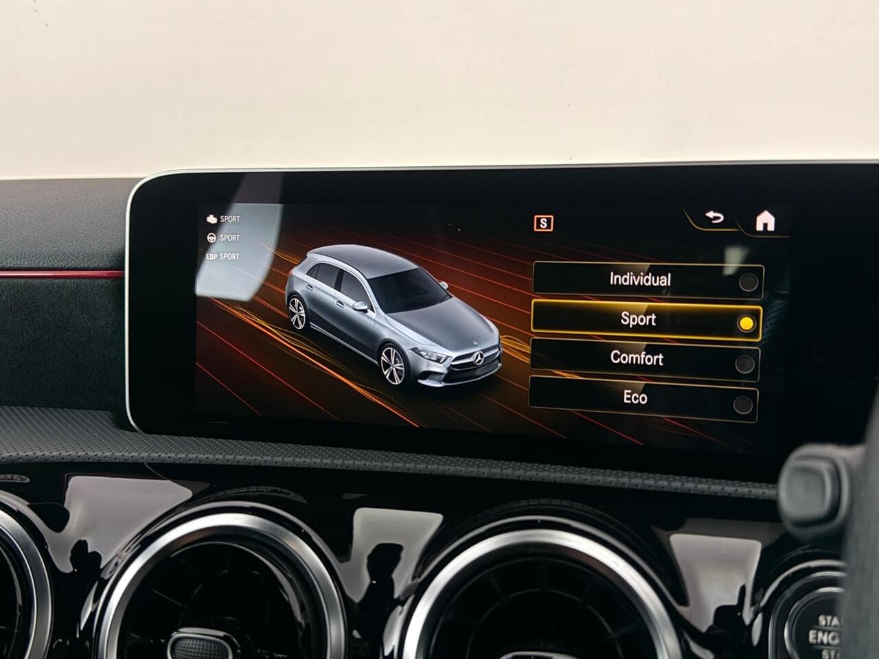 Mercedes-Benz A Class thumbnail Infotainment System