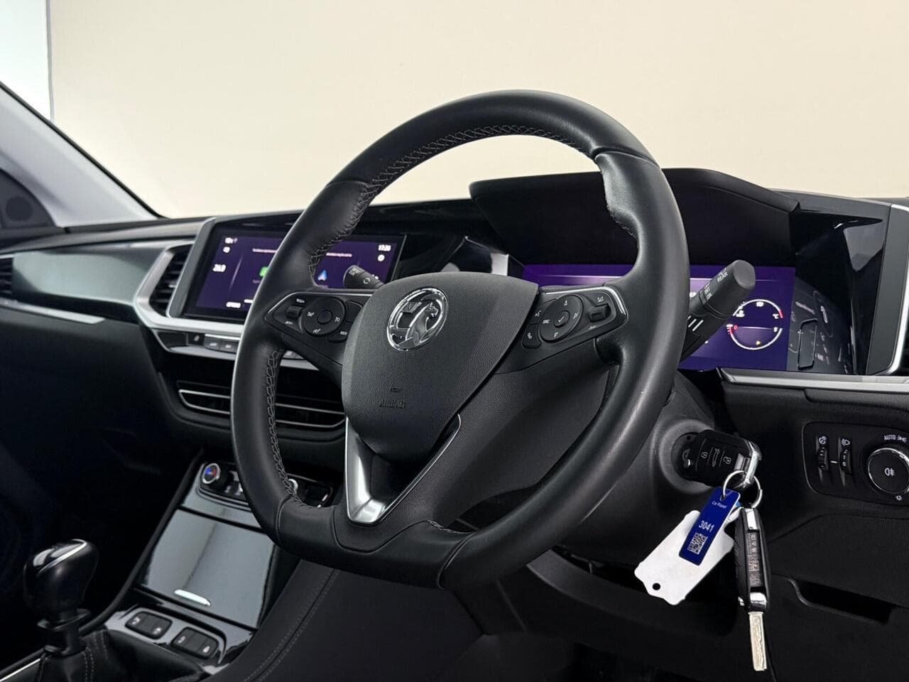 Vauxhall Grandland thumbnail Steering Wheel