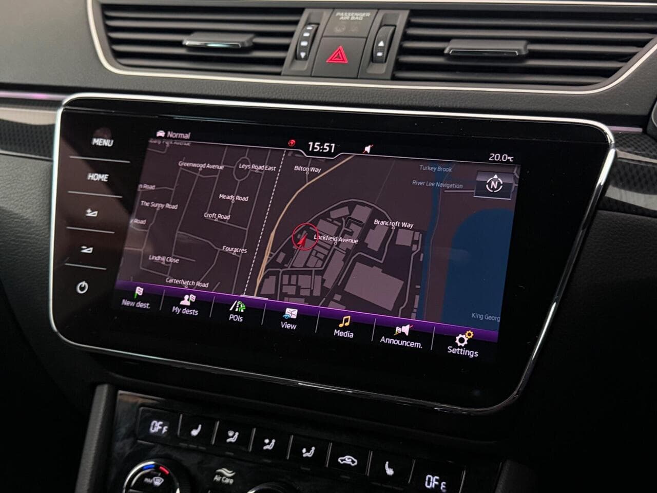 Skoda Superb thumbnail Infotainment System