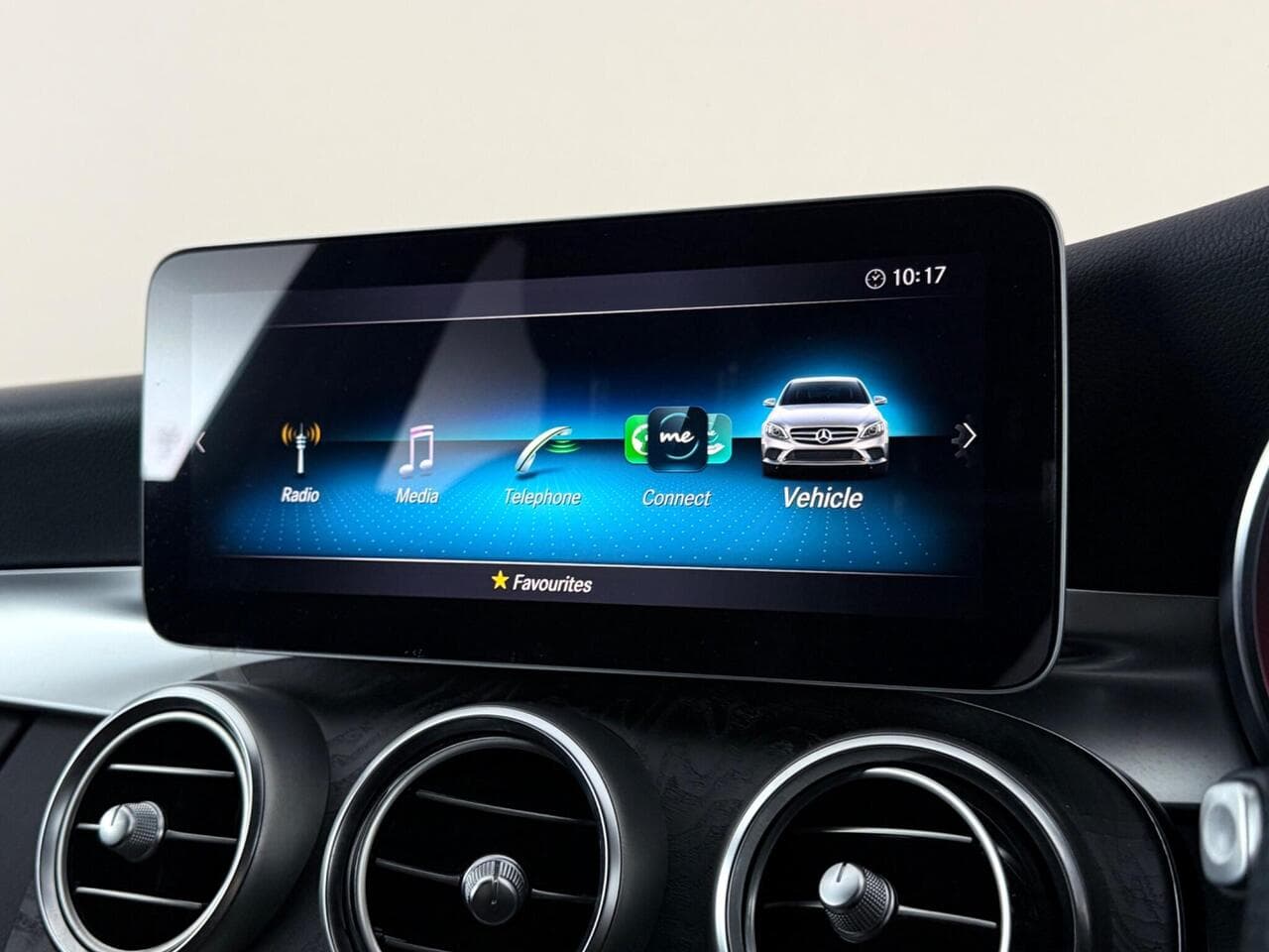Mercedes-Benz C Class thumbnail Infotainment System