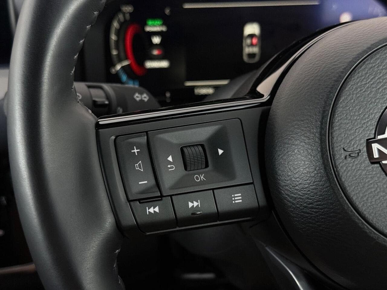 Nissan Qashqai thumbnail Misc Controls