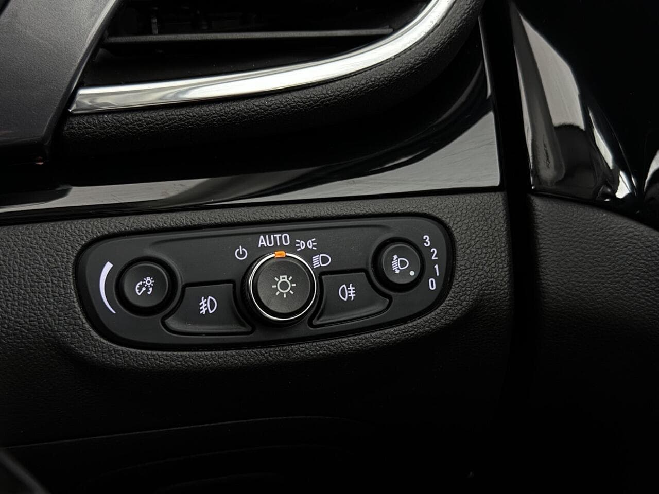 Vauxhall Mokka X thumbnail Misc Controls