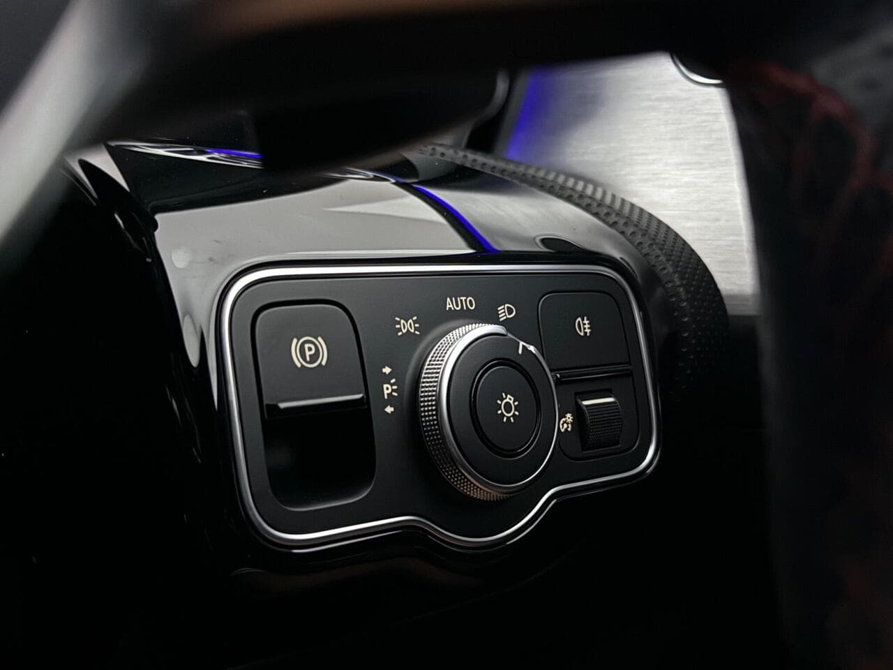 Mercedes-Benz A Class thumbnail Misc Controls