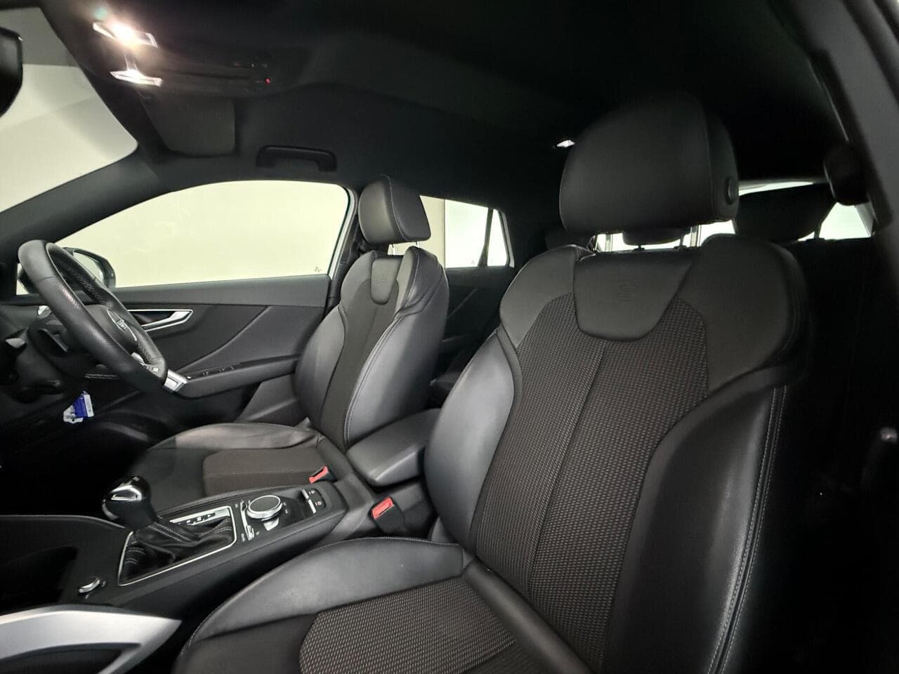 Audi Q2 thumbnail Seat Front Passenger