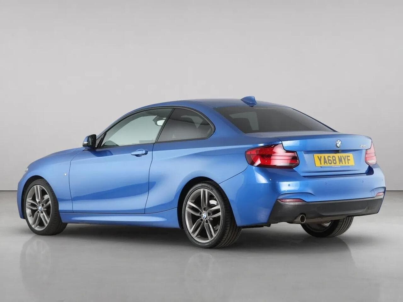 BMW 2 Series thumbnail Rear Left
