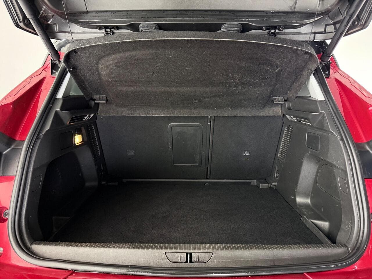 Vauxhall Grandland thumbnail Boot