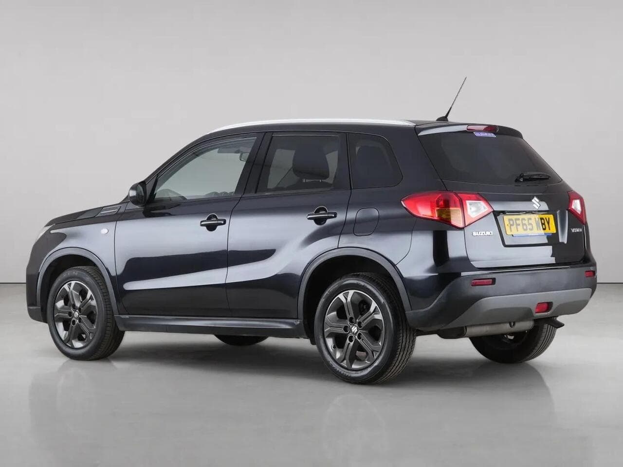 Suzuki Vitara thumbnail Rear Left