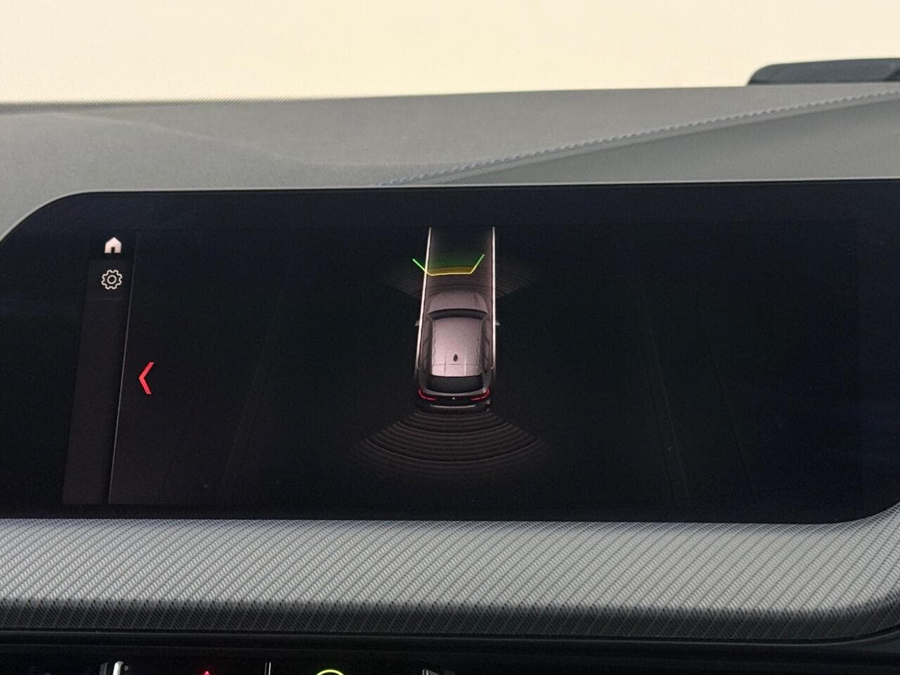 BMW 1 Series thumbnail Infotainment System