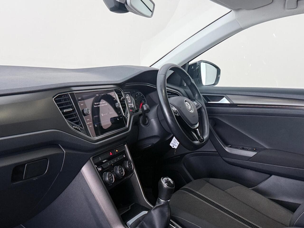 Volkswagen T-Roc thumbnail Interior Front