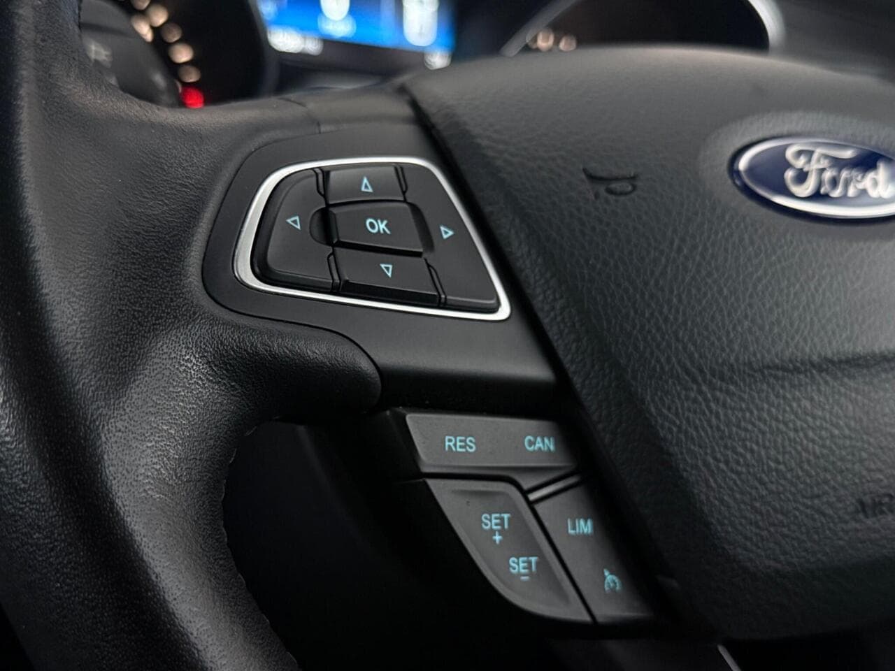 Ford Kuga thumbnail Misc Controls