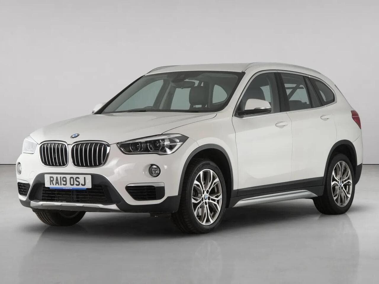 BMW X1 thumbnail Front Left
