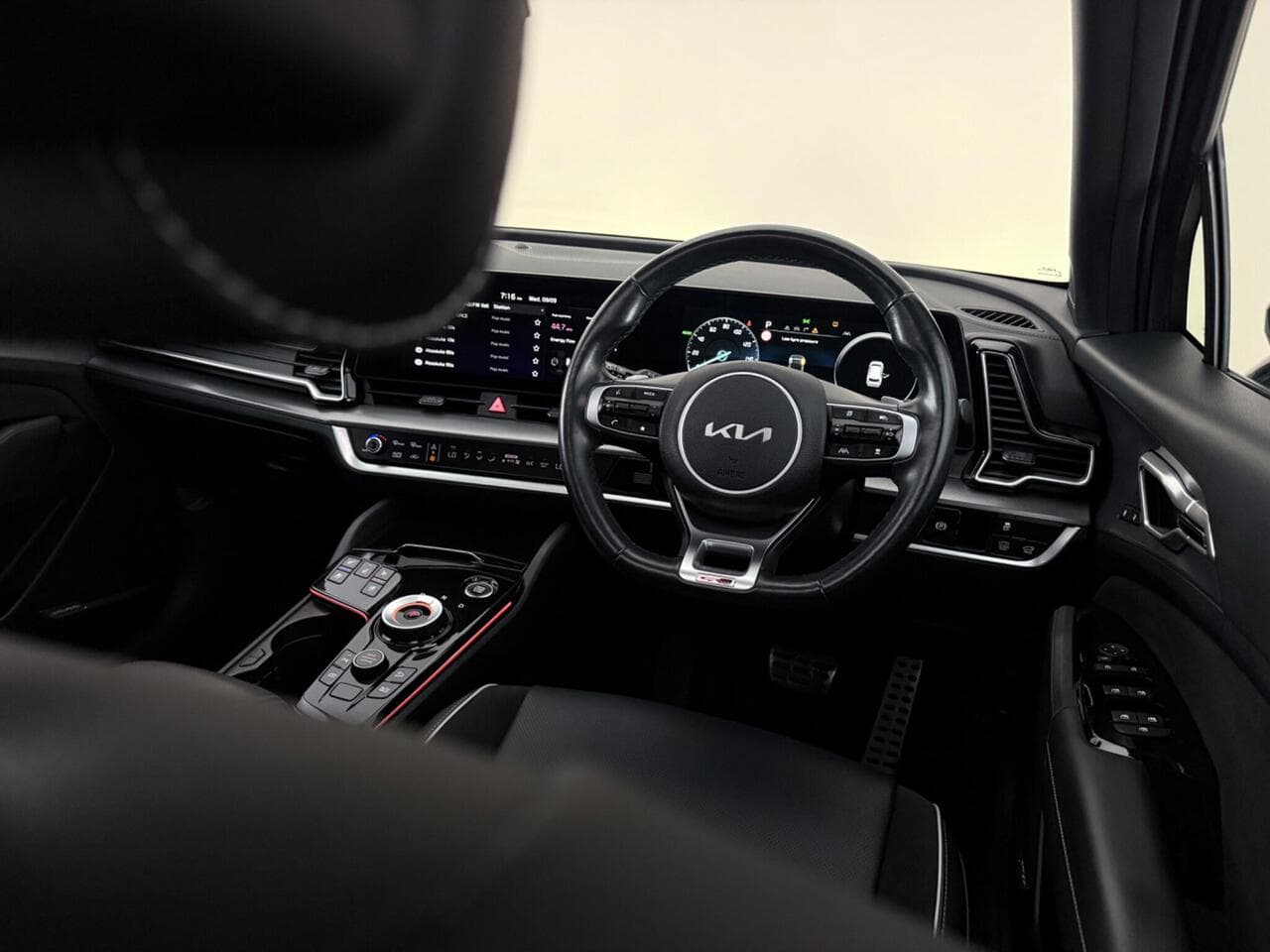 Kia Sportage thumbnail Interior Front