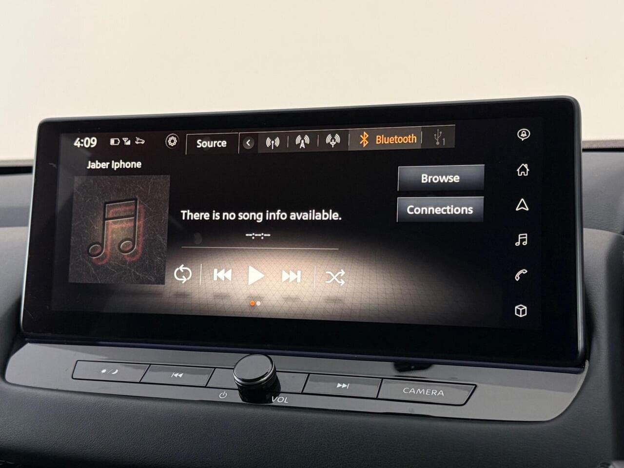 Nissan Qashqai thumbnail Infotainment System
